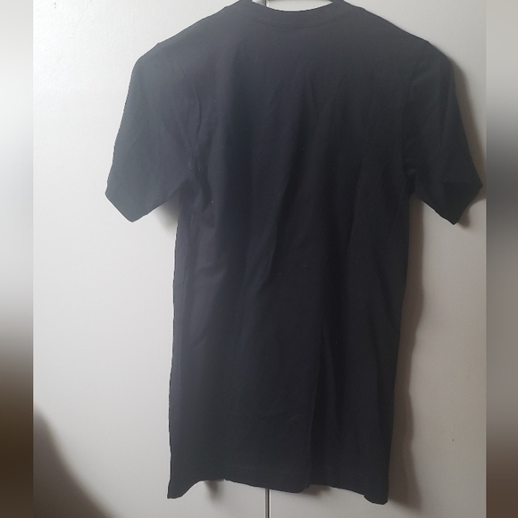 Hot Topic Black Graphic T-Shirt - Picture 2 of 4